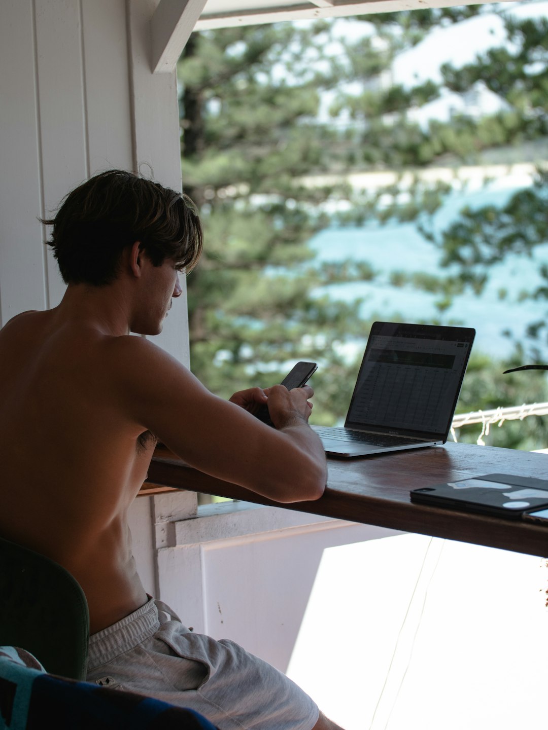 Multitasking: When Efficiency Becomes Inefficiency | Deepstash